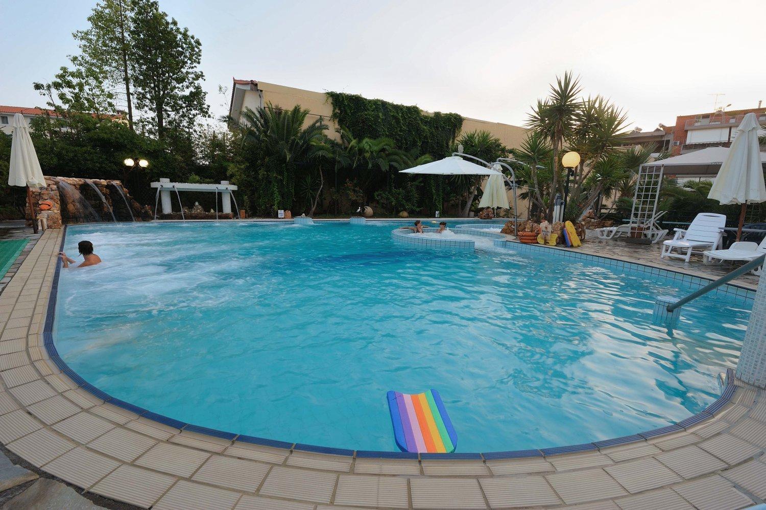 Kentrikon Hotel&Spa Loutra Edipsou  Buitenkant foto