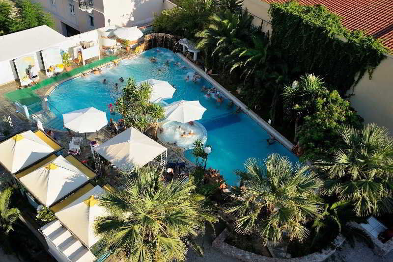 Kentrikon Hotel&Spa Loutra Edipsou  Buitenkant foto